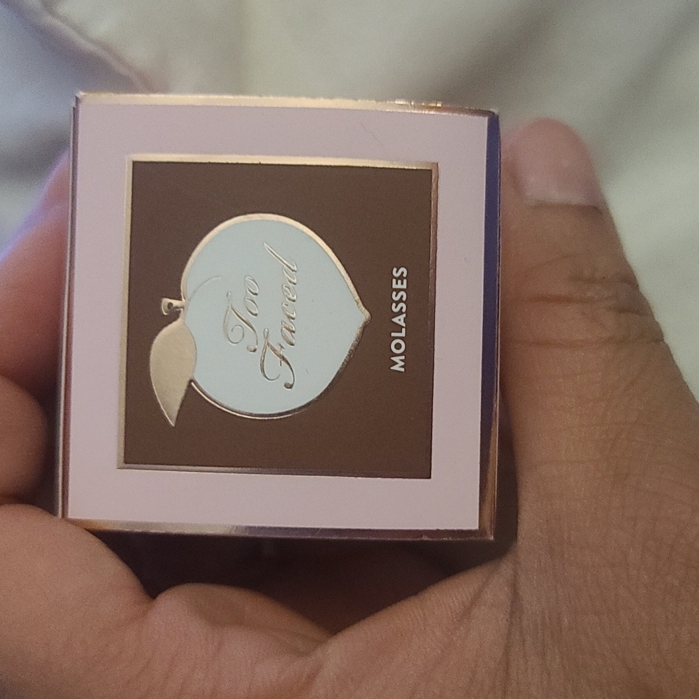 New TOO FACED Peach Perfect Instant Coverage Concealer - Picture 3 of 3